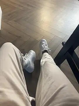 FeetVibe's cam snapshot