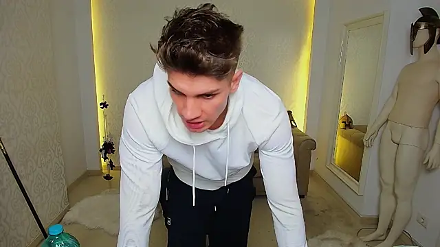 MaxKaiden live sex cam