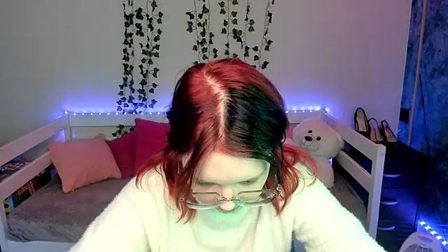 shy_elina01's cam snapshot