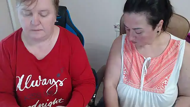 Bertie_Adeline's cam snapshot