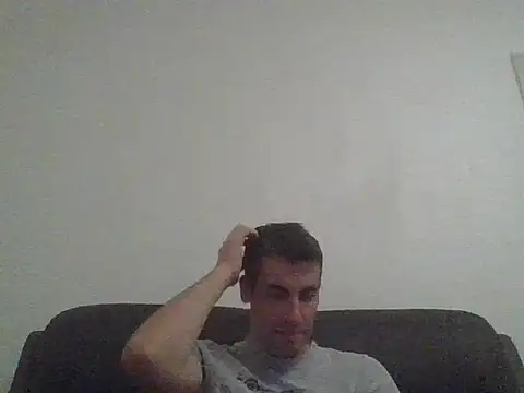 JulioIsHere4you's cam snapshot