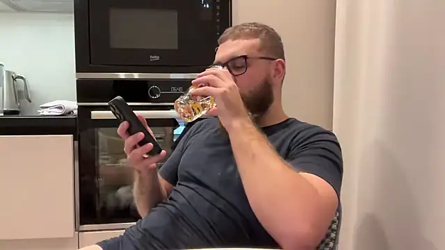 Bear_bear_ live sex cam