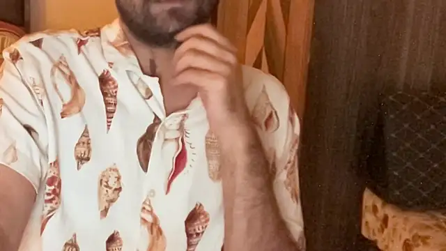 MakeMeAwareAah's cam snapshot