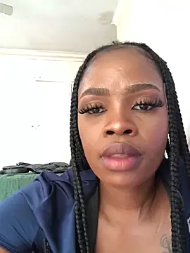 LuciousLips96 live sex cam