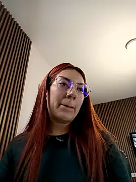 desk_desire's cam snapshot