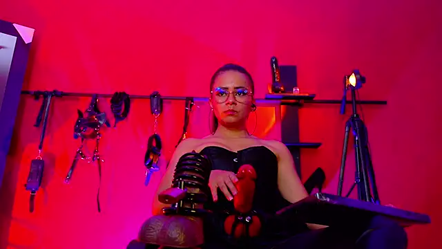 MistressSlut1's cam snapshot