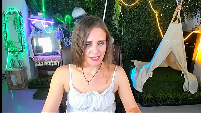 EmiliaBedy's cam snapshot