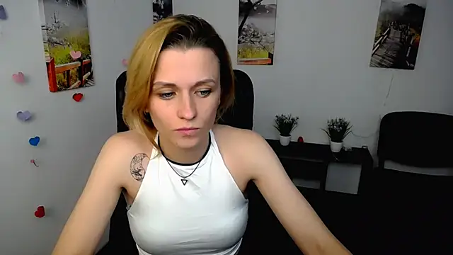 PeppyMia's cam snapshot