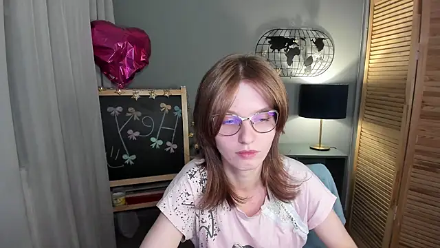 Madelaineses's cam snapshot