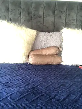 BustyyMiaxx's cam snapshot