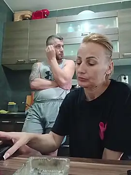 Aly-john1985's cam snapshot