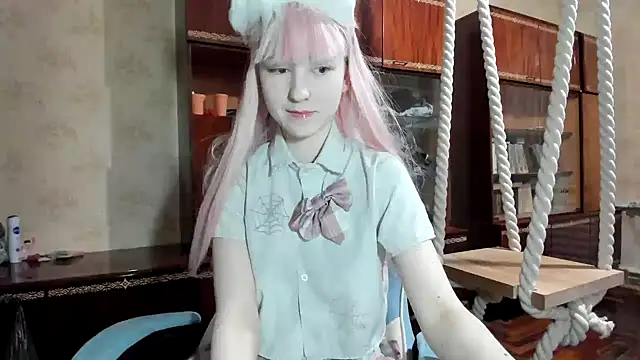 Yoonhee_Kiss live sex cam
