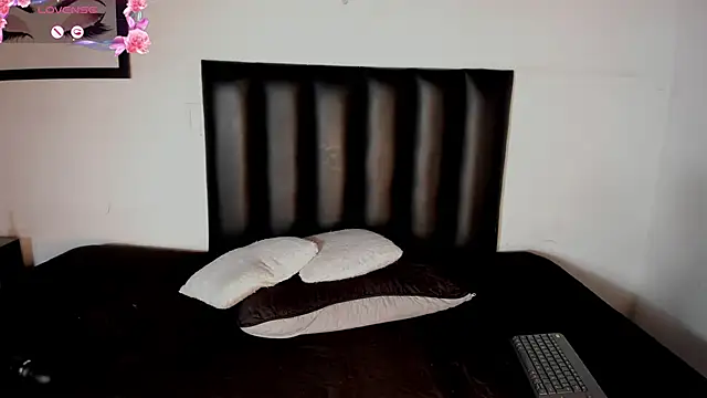 Khenta_Michells's cam snapshot