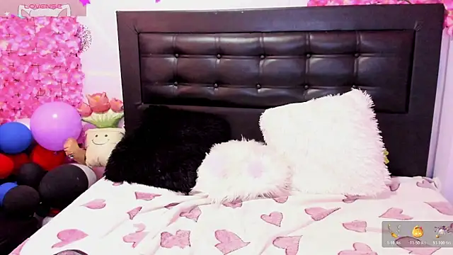 Pinky_purr's cam snapshot