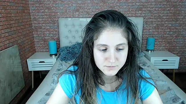 Holliy_Cooper's cam snapshot