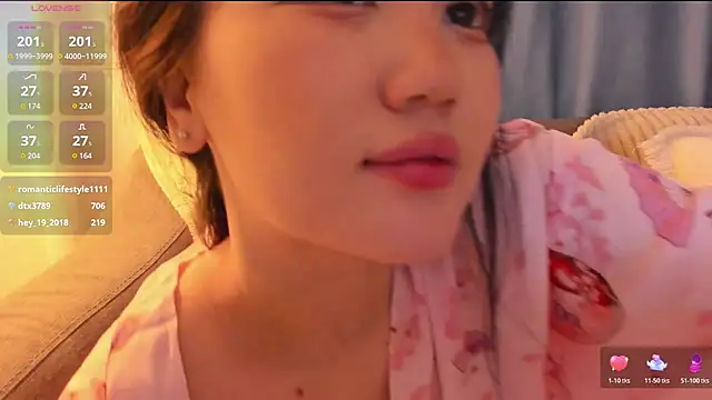 AmiliYan live sex cam