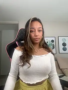 DianaHopson's cam snapshot