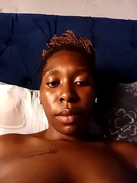 sexysmalldaily04's cam snapshot