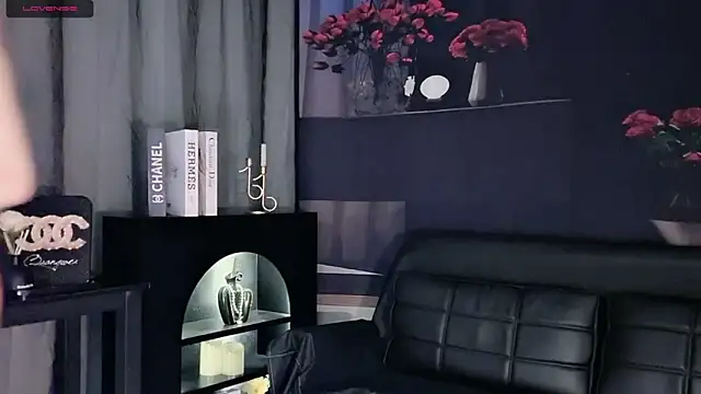 lvy-w live sex cam