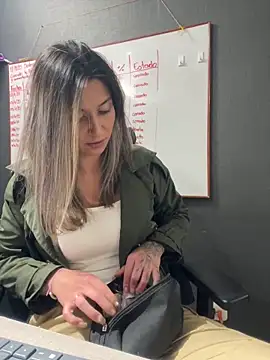 Isabella_Varella live sex cam