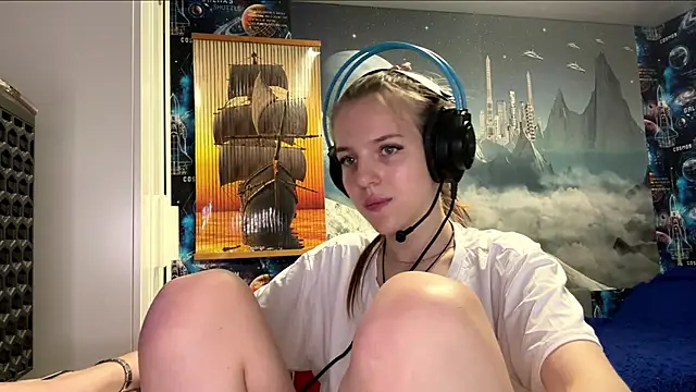 Elira_Breeze's cam snapshot