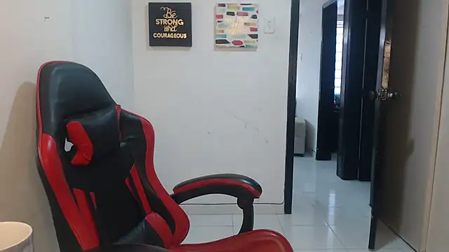 Liamiler01_'s cam snapshot