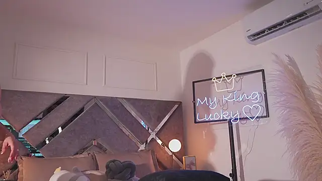 KateOwens's cam snapshot