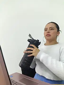 ALEJA__22's cam snapshot