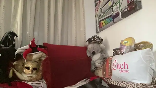 EroticVenetian live sex cam