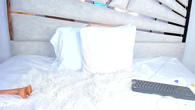 KiaraMoons's cam snapshot