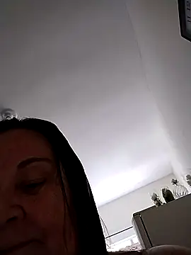 Yaya_Mineira live sex cam