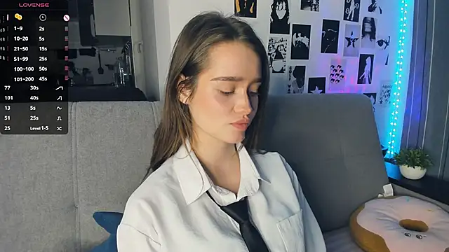 lovelyalivia's cam snapshot