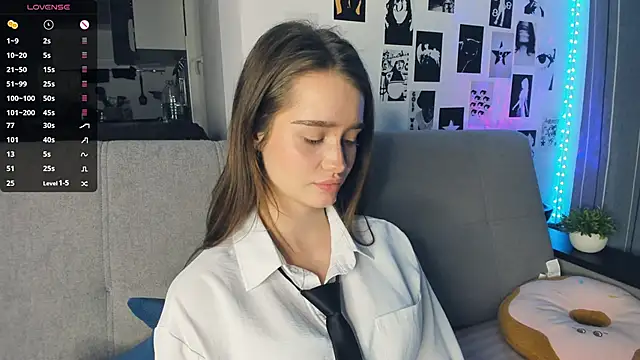 lovelyalivia's cam snapshot