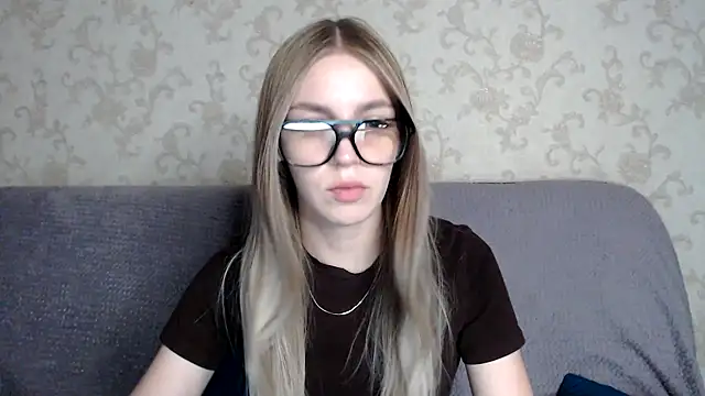 HitGyrl's cam snapshot