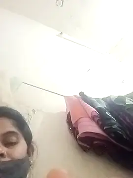 JULEE-740's cam snapshot