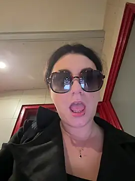 LoveSperm75 live sex cam