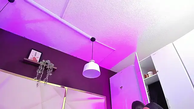 April_bowie's cam snapshot