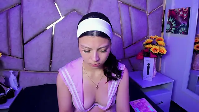 MelanyAss_'s cam snapshot