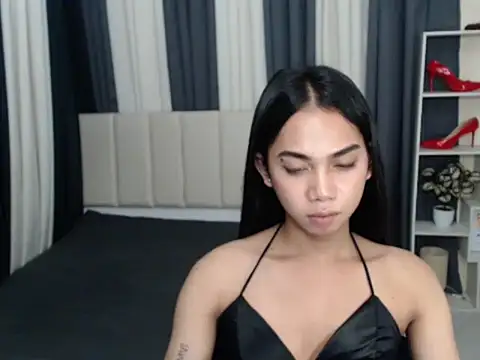 PetiteAsianYuki live sex cam