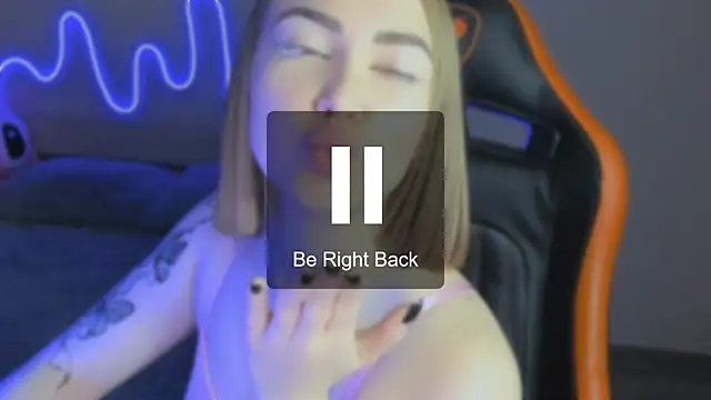 LaraKrein_lk's cam snapshot