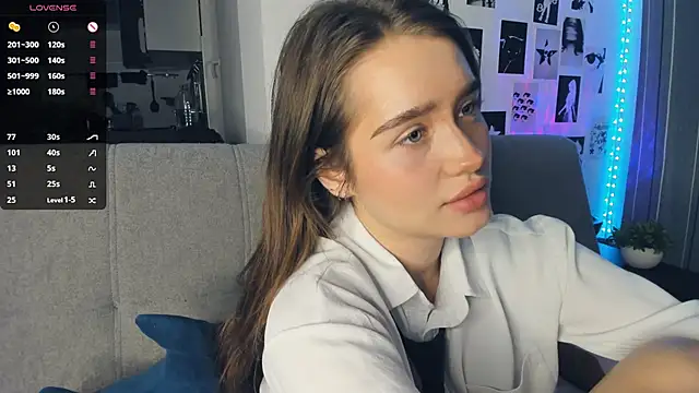 lovelyalivia's cam snapshot