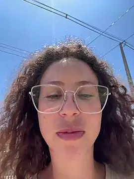 JhenneRouge live sex cam