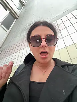 LoveSperm75 live sex cam