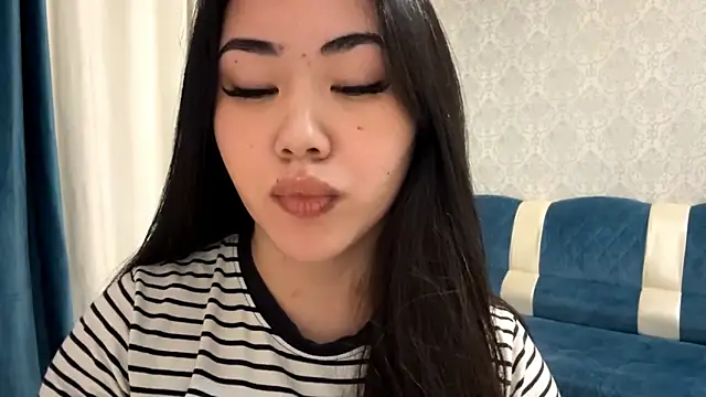 APRYLSUN's cam snapshot