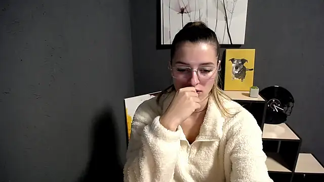 lady_olivia_'s cam snapshot