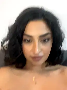 Mia_spicyy live sex cam