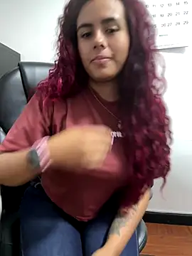 aprilrussell_'s cam snapshot