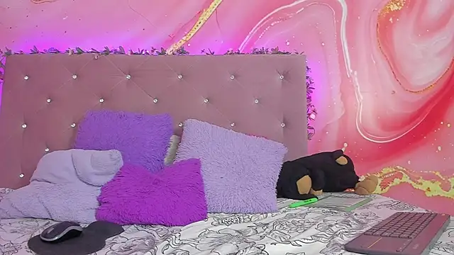 clhoe_Johnson_'s cam snapshot