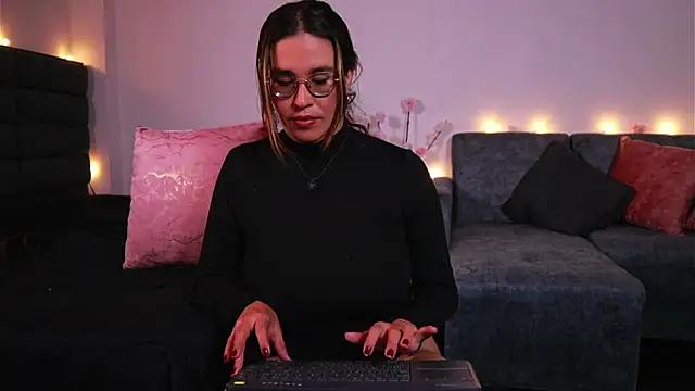 kathieandpovcock1 live sex cam