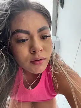 MayaMoanXXX live sex cam